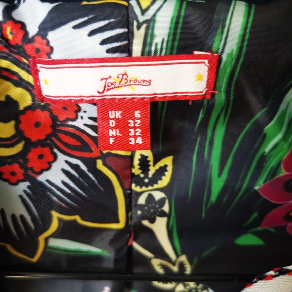 Velvet Embroidered Blazer - Picture 4 of 6